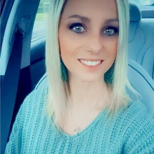 Meet your Posher, Cassandra